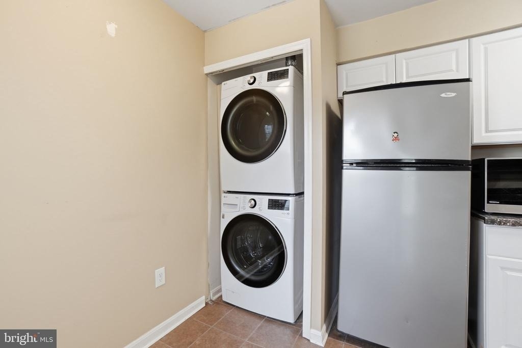 8633 Beekman Place - Photo 22
