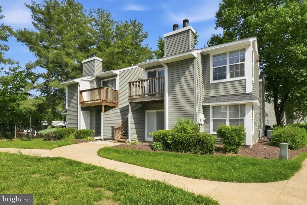 8633 Beekman Place - Photo 1