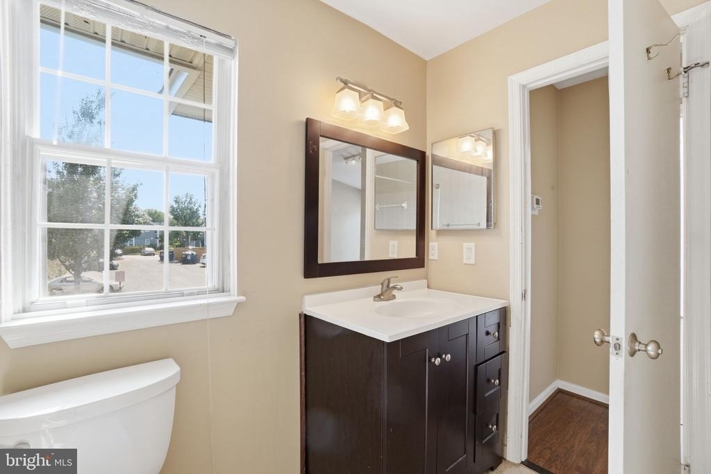 8633 Beekman Place - Photo 15