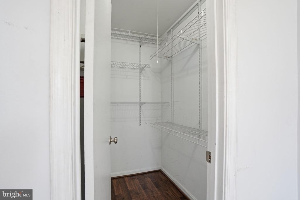 8633 Beekman Place - Photo 21