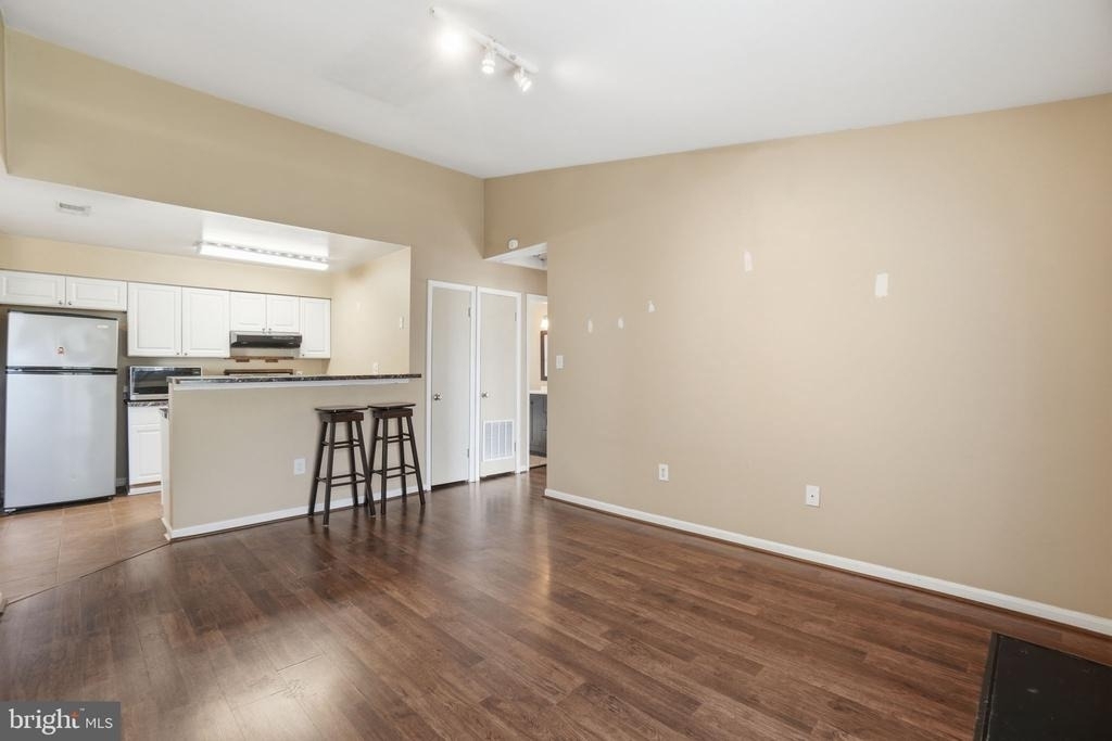 8633 Beekman Place - Photo 6