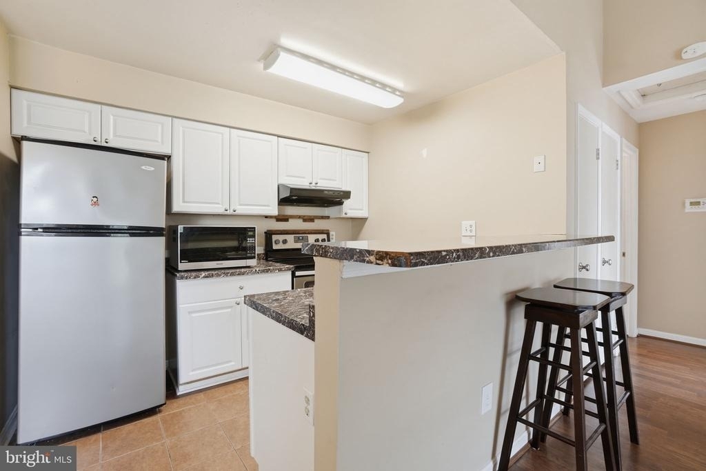 8633 Beekman Place - Photo 8