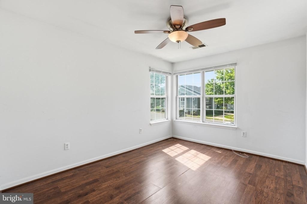 8633 Beekman Place - Photo 16
