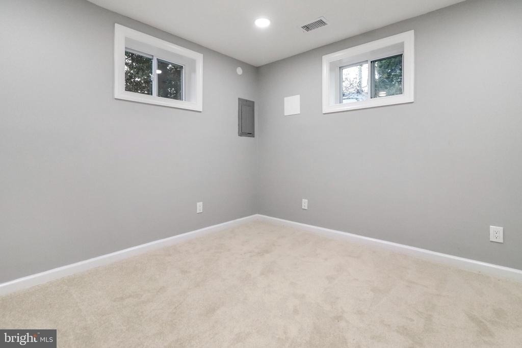 6621 Hallwood Avenue - Photo 31