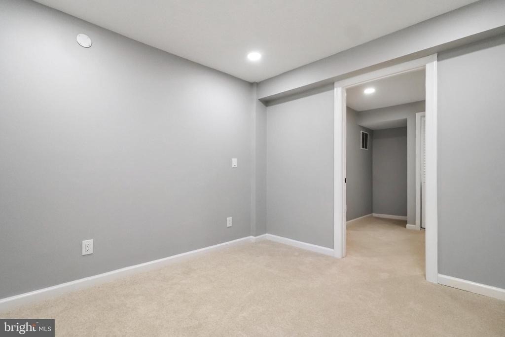 6621 Hallwood Avenue - Photo 32