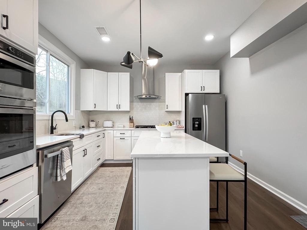 6621 Hallwood Avenue - Photo 12