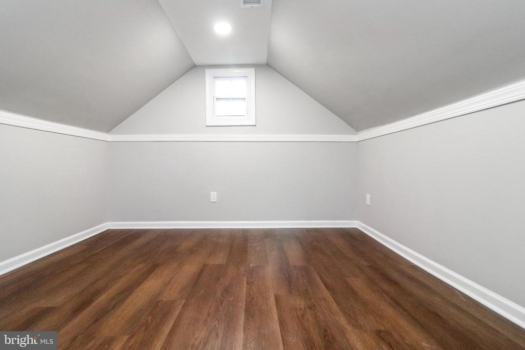 6621 Hallwood Avenue - Photo 18