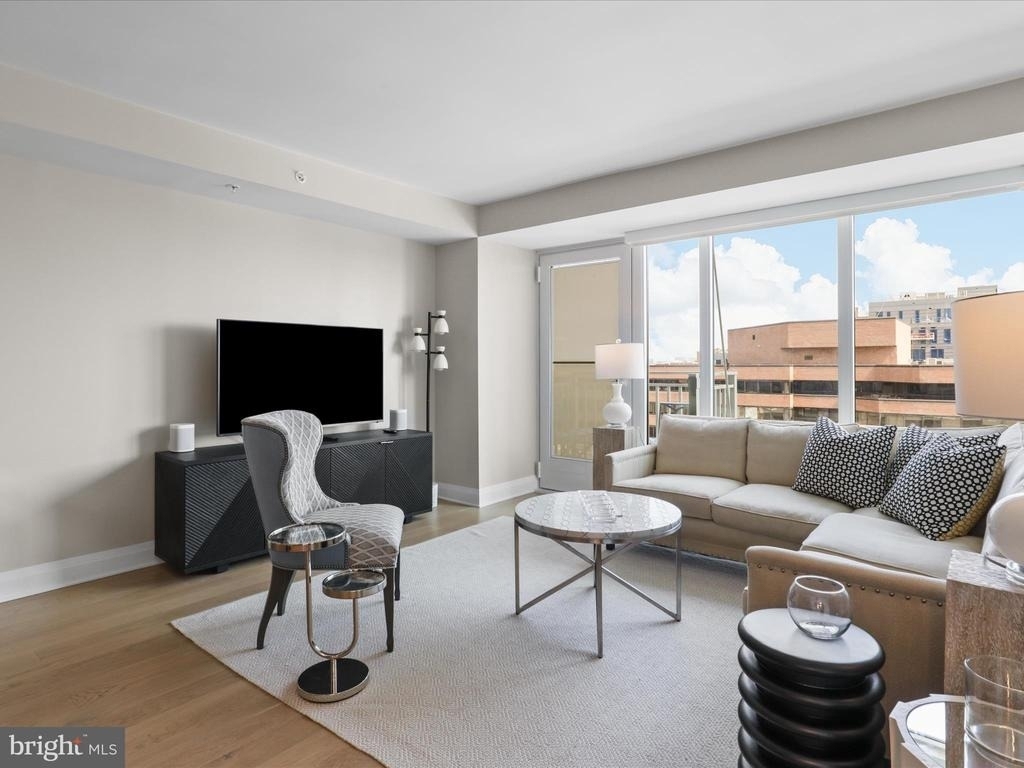 925 N Fairfax Street - Photo 11