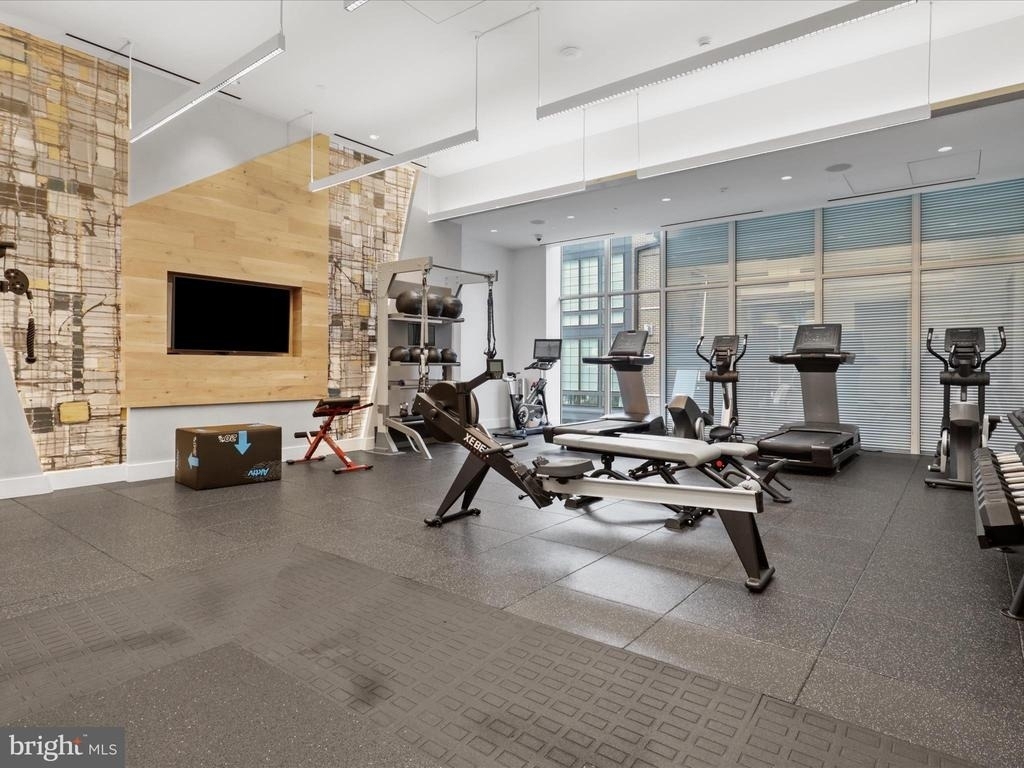 925 N Fairfax Street - Photo 40