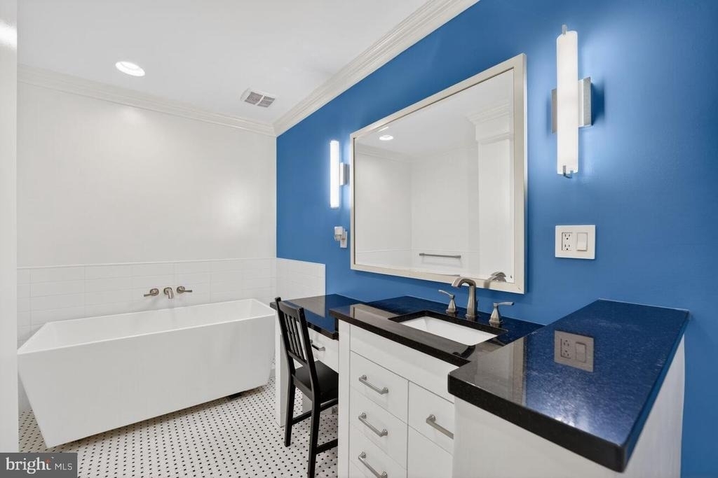 1300 Army Navy Drive - Photo 12