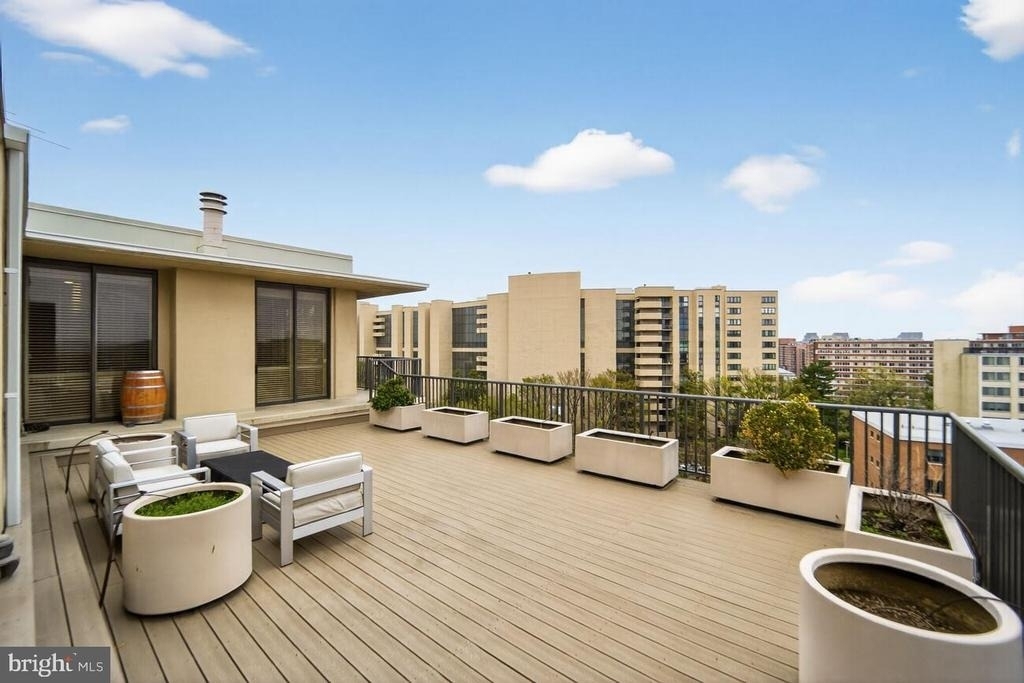 1300 Army Navy Drive - Photo 18