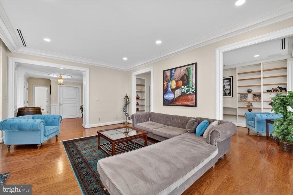 1300 Army Navy Drive - Photo 2