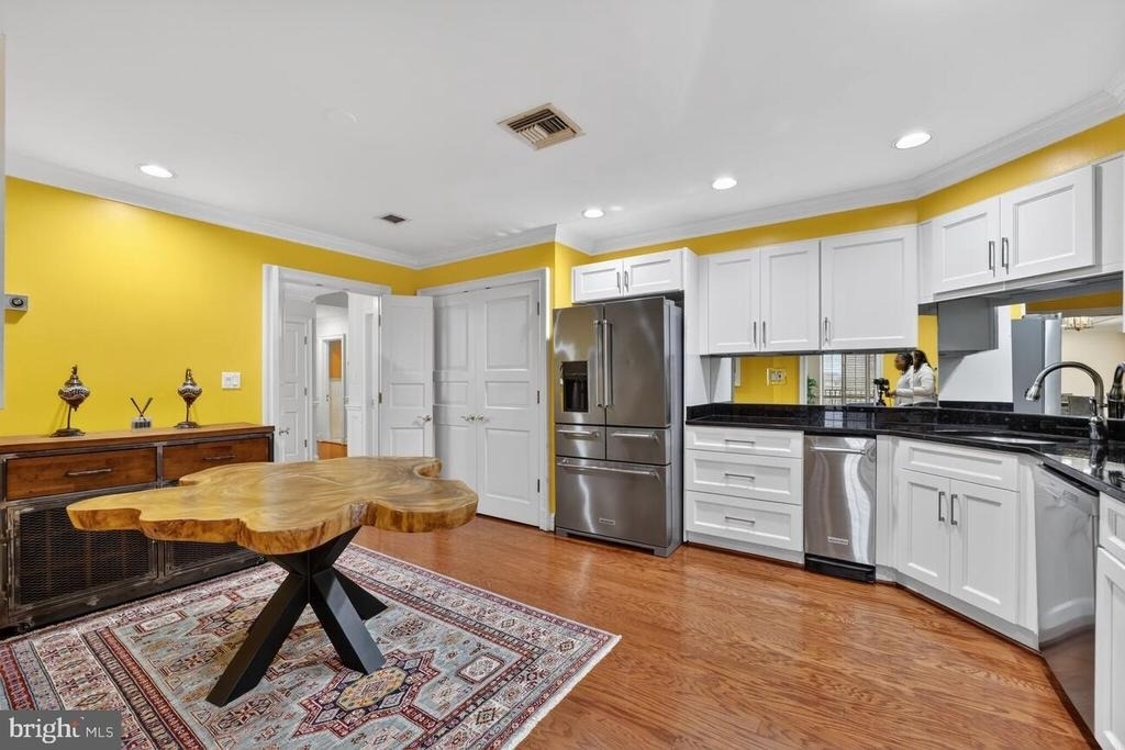 1300 Army Navy Drive - Photo 5