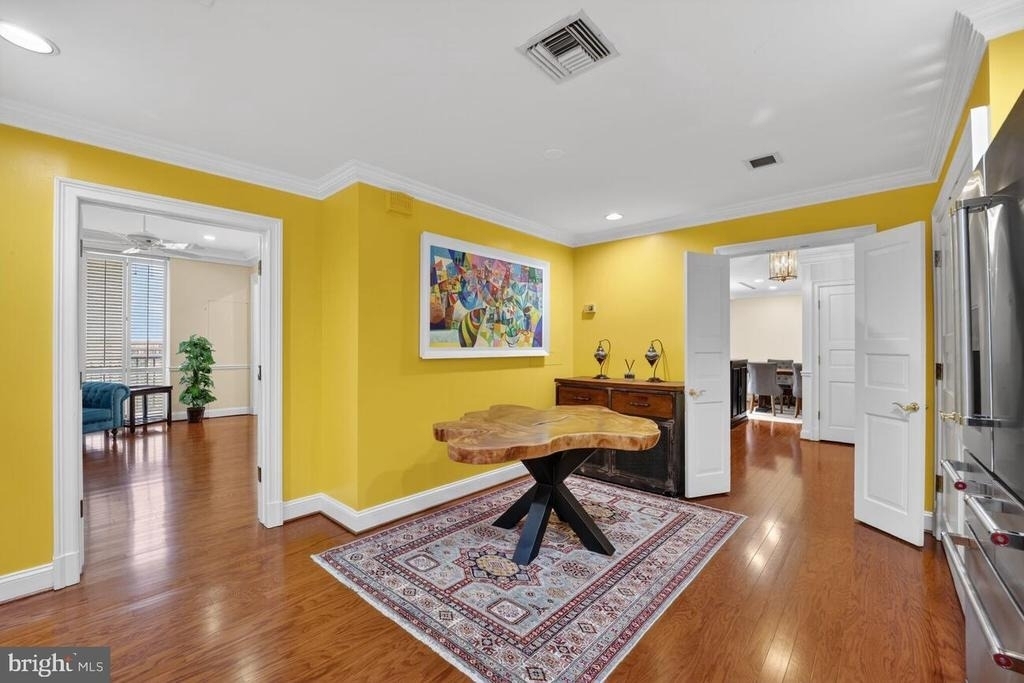 1300 Army Navy Drive - Photo 4