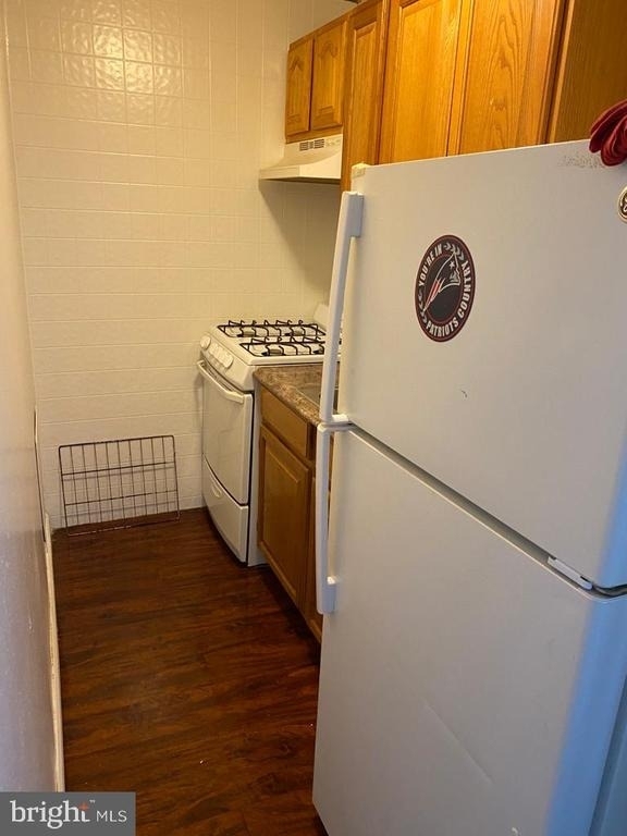 420 W Ruscomb Street - Photo 8