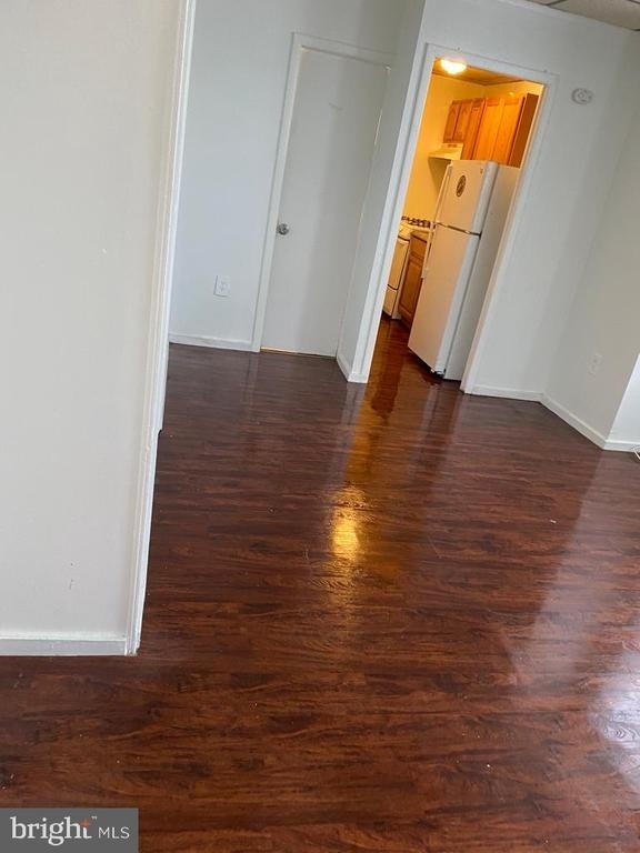420 W Ruscomb Street - Photo 7