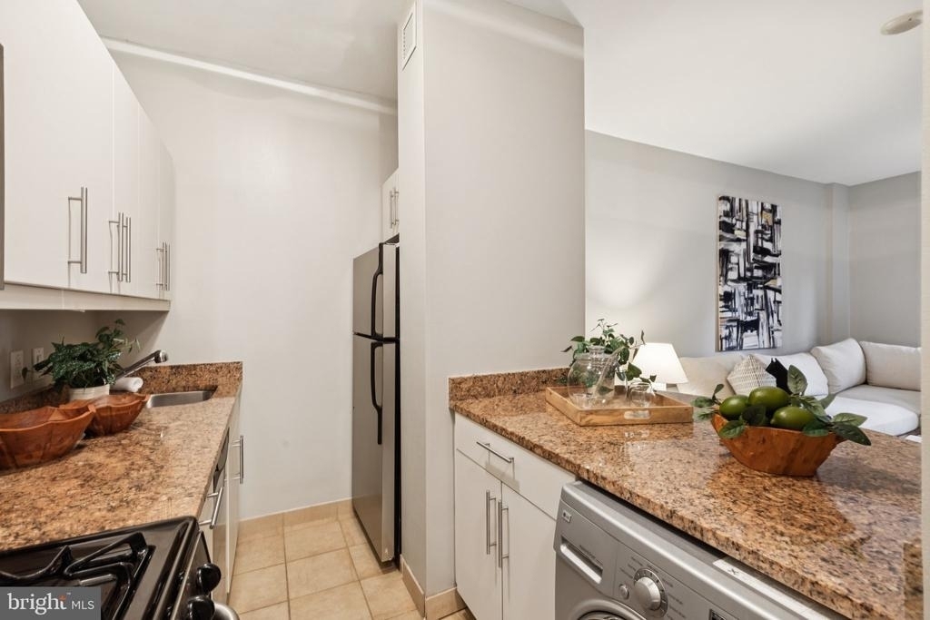 219 S 18th Street - Photo 4