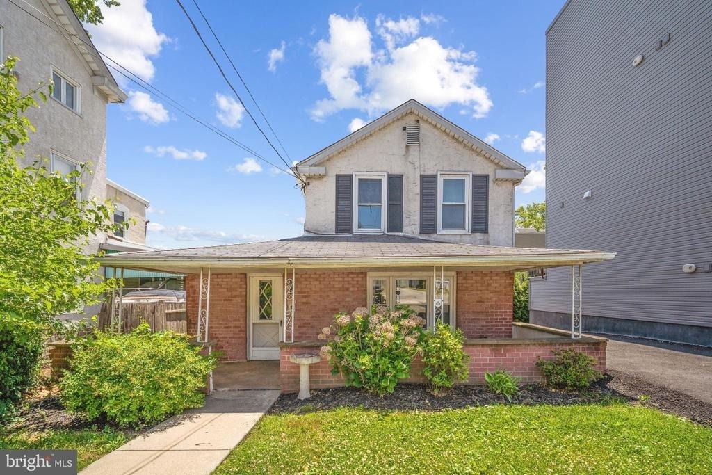 239 Lemonte Street - Photo 1