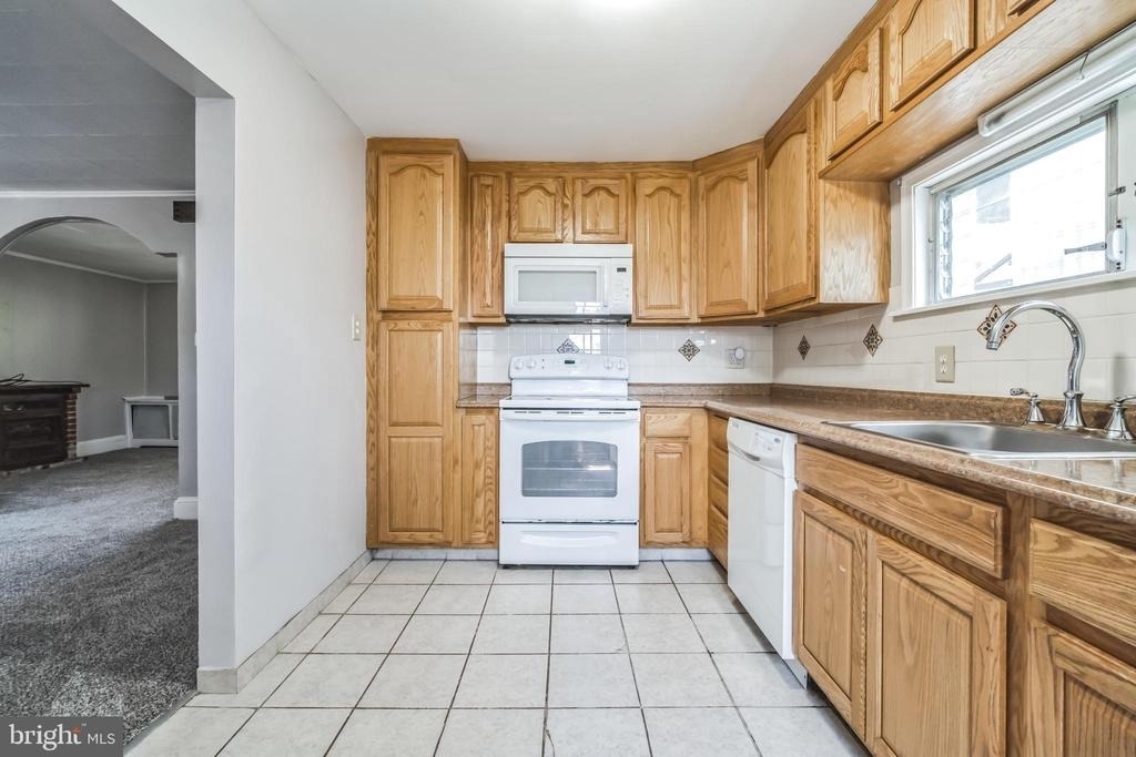 239 Lemonte Street - Photo 13