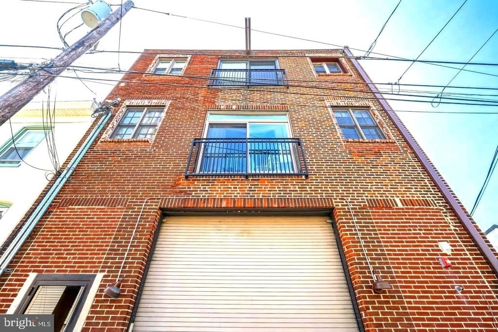 207 Rector Street - Photo 0
