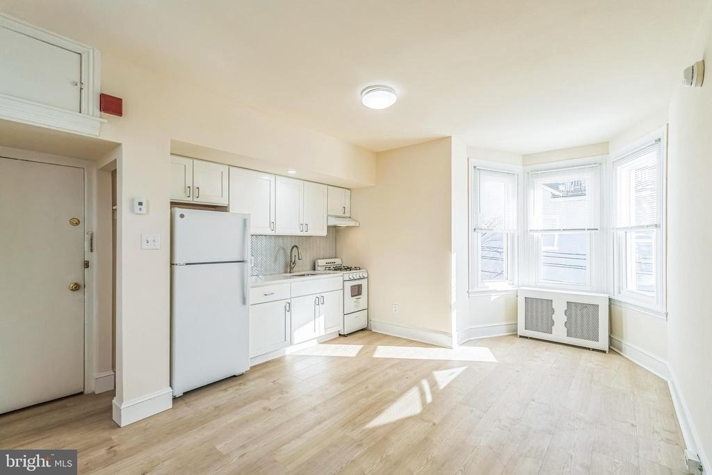 459 Martin Street - Photo 0