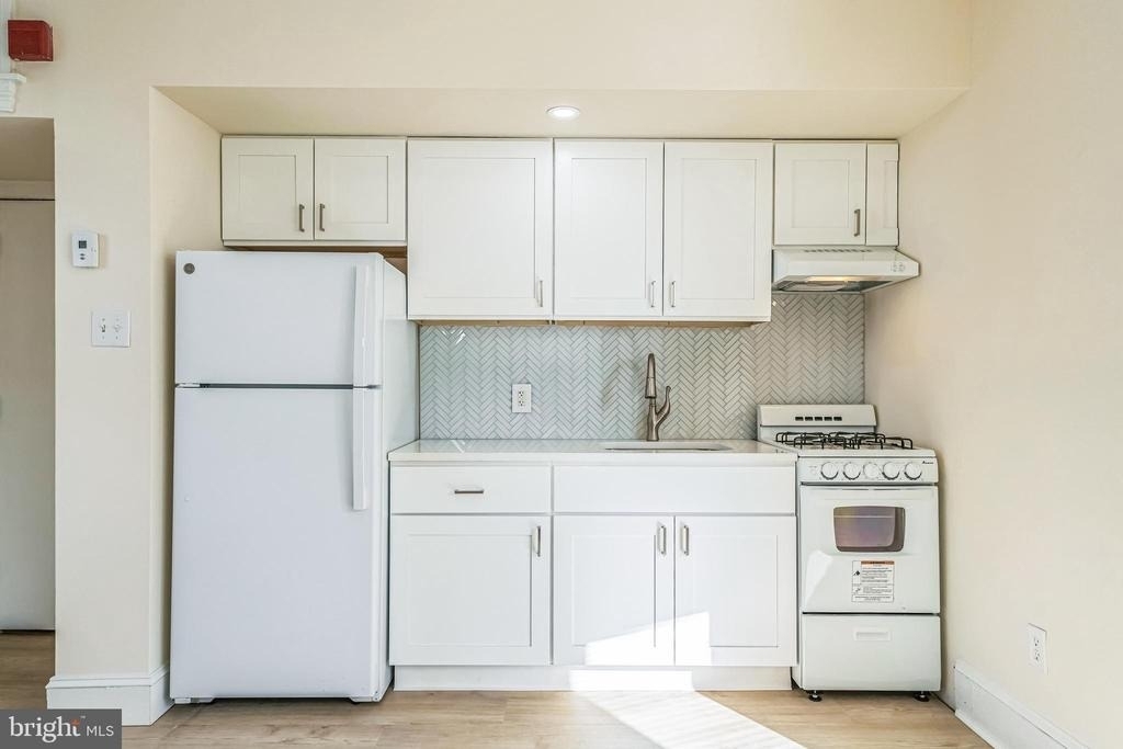 459 Martin Street - Photo 5