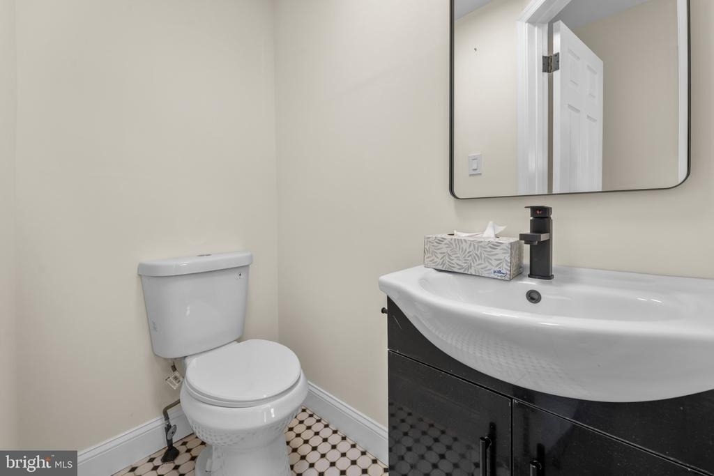 7608 Chelwynde Avenue - Photo 16