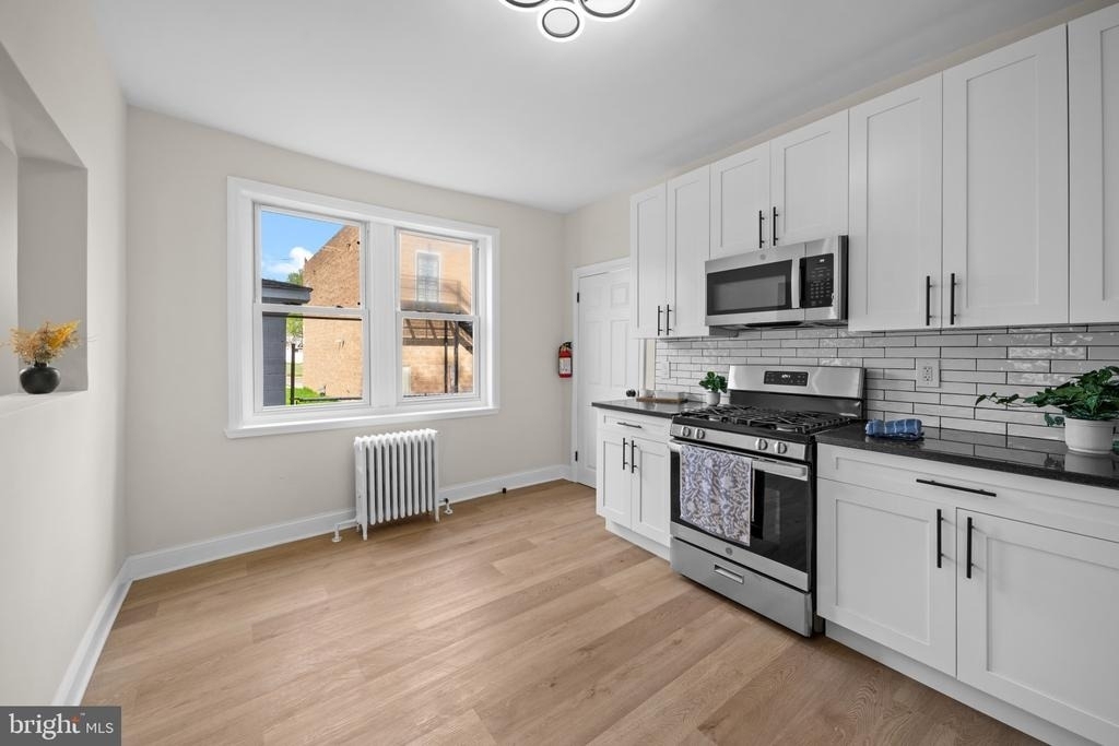 7608 Chelwynde Avenue - Photo 2