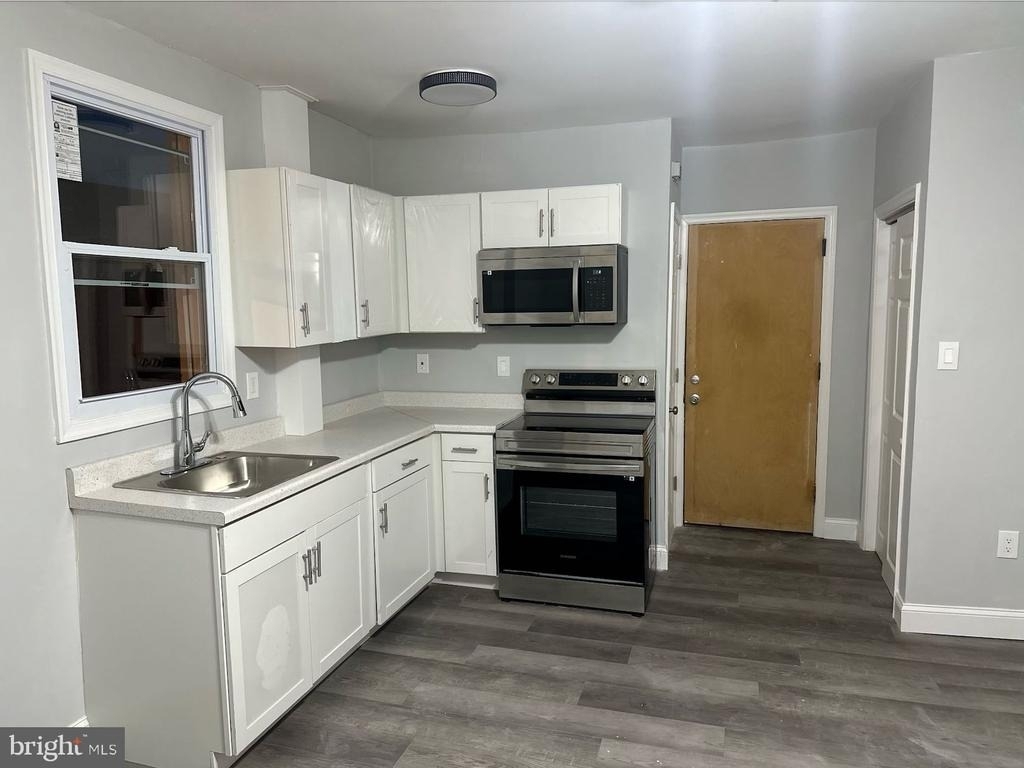 1913 S 20th Street - Photo 1