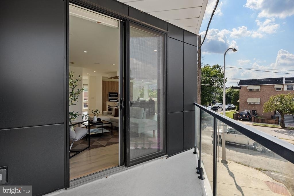 527 Brown Street - Photo 5