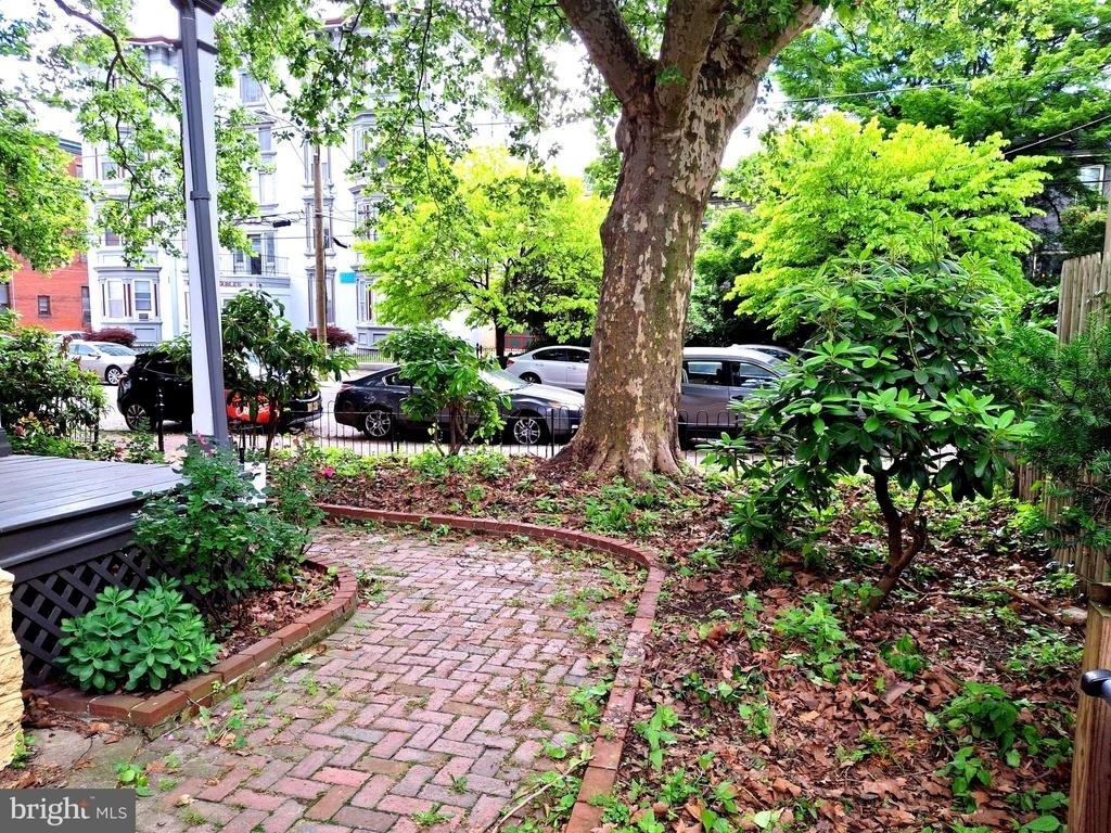 317 N 33rd Street - Photo 2