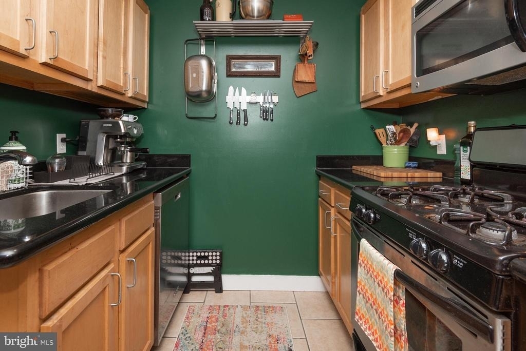 2165 E Susquehanna Avenue - Photo 10