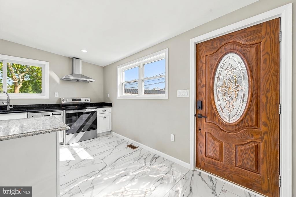 1015 Mcclenahan Terrace - Photo 10