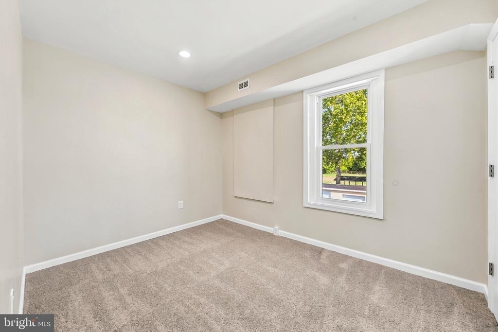 1015 Mcclenahan Terrace - Photo 12