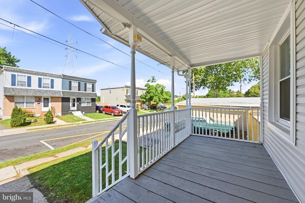 1015 Mcclenahan Terrace - Photo 2