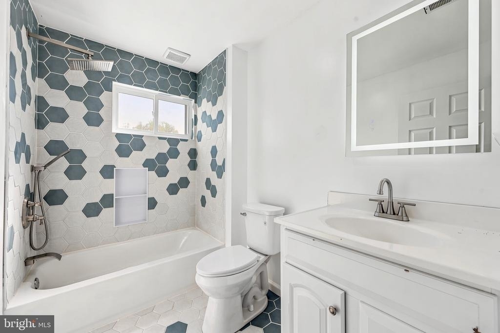 1015 Mcclenahan Terrace - Photo 15