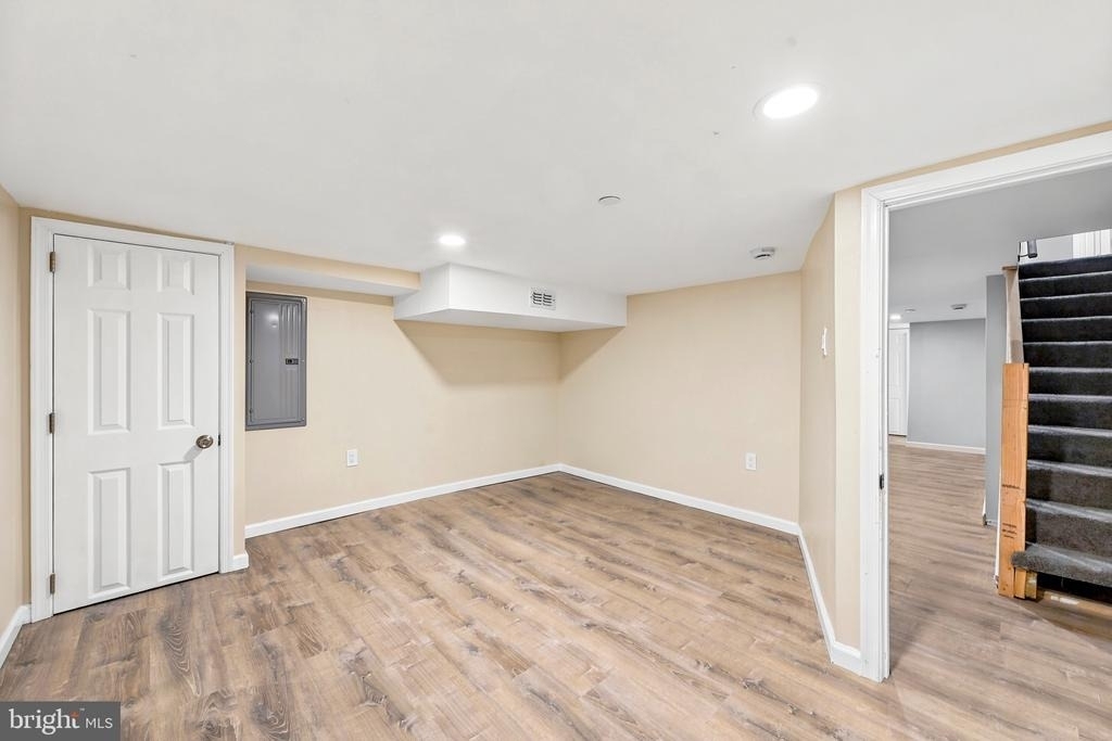 1015 Mcclenahan Terrace - Photo 17