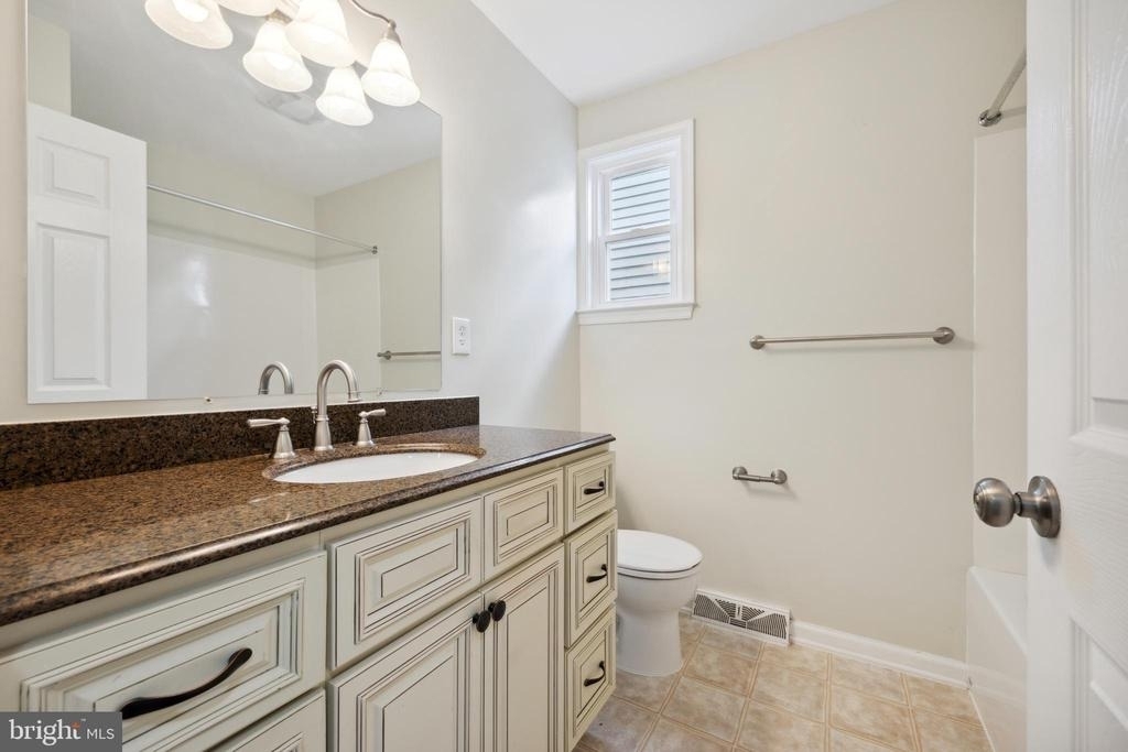 113 S Worthington Street - Photo 5