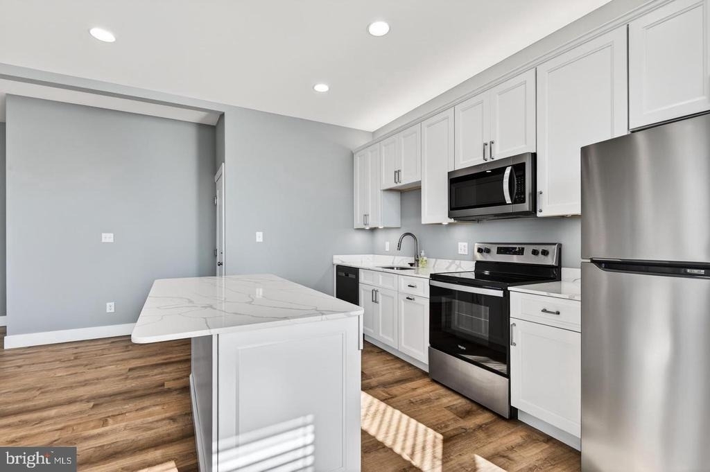 329 S High Street - Photo 4