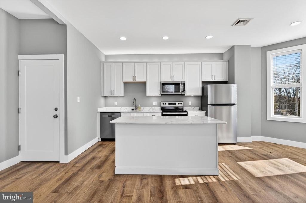 329 S High Street - Photo 3