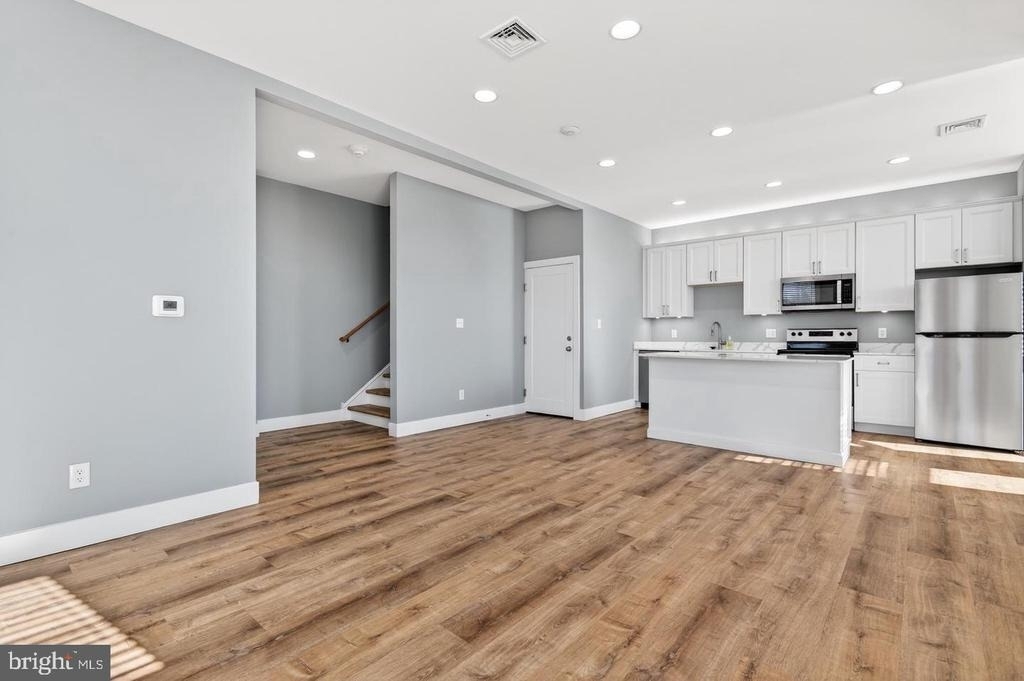 329 S High Street - Photo 2