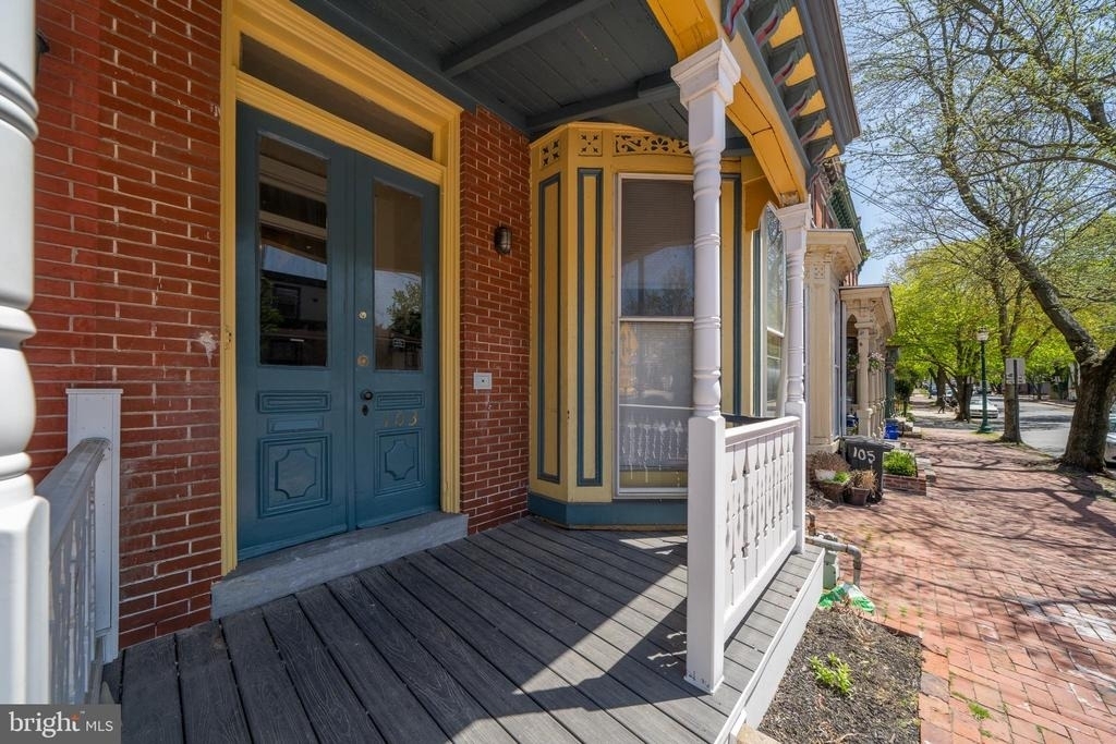 103 S Walnut Street - Photo 0