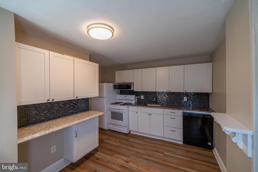 103 S Walnut Street - Photo 3