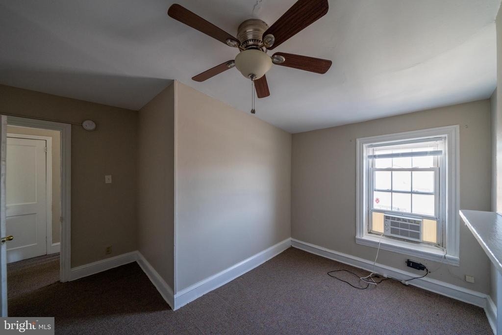 103 S Walnut Street - Photo 12