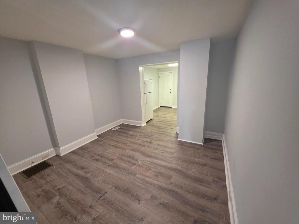714 Roebling Avenue - Photo 1