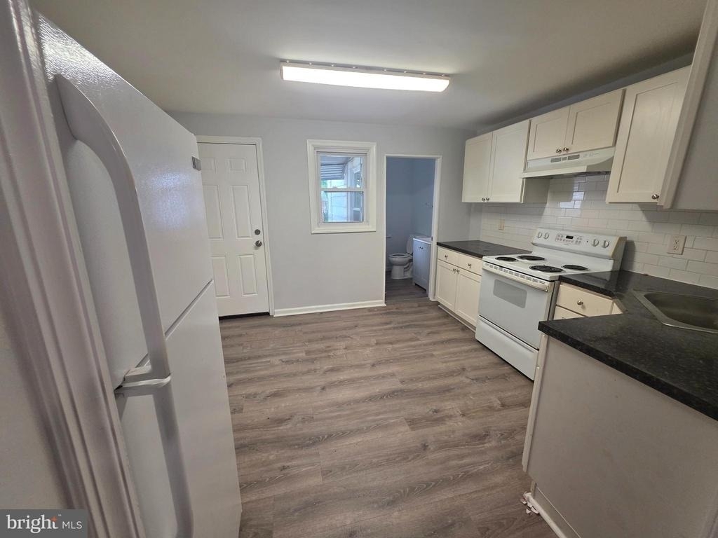714 Roebling Avenue - Photo 4