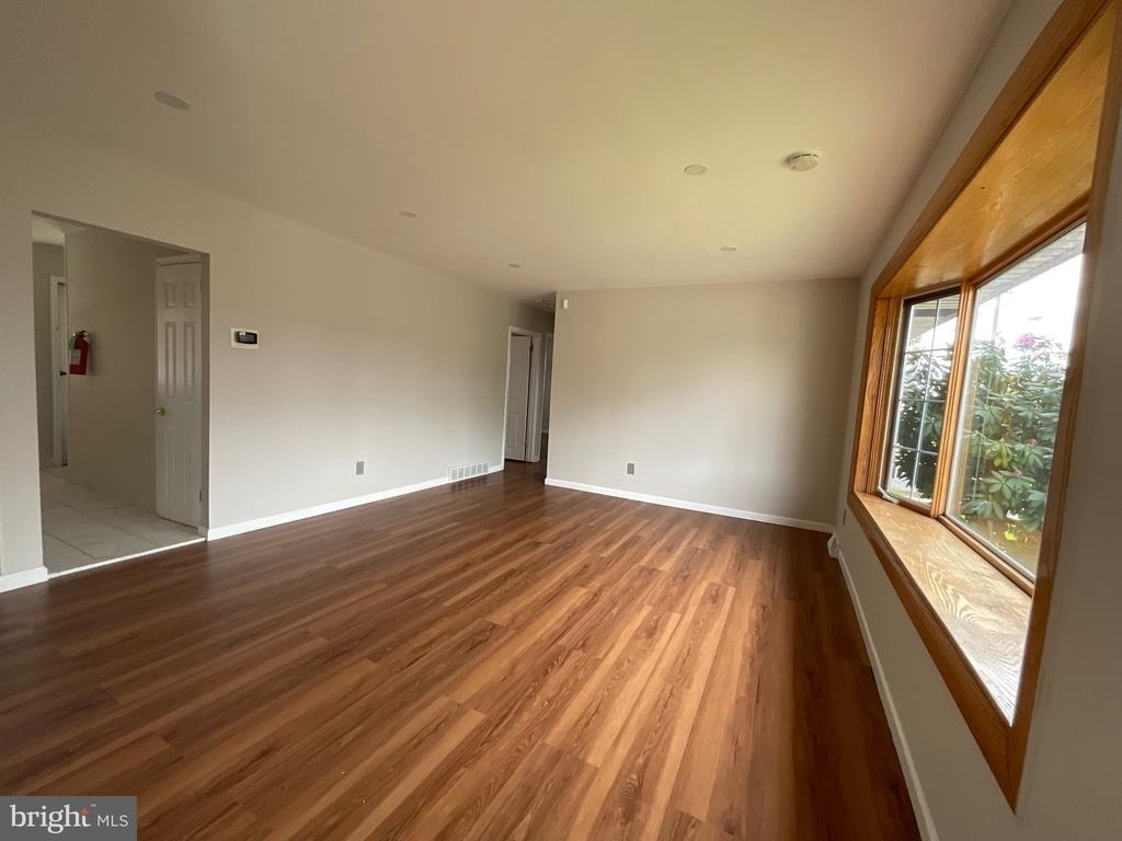 7406 Jackson Avenue - Photo 2