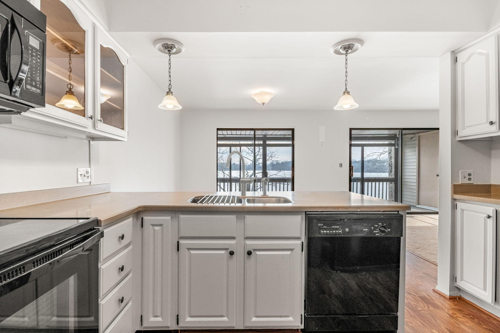 730 Cliffs Drive - Photo 15