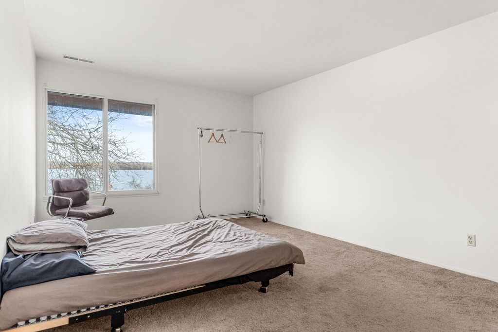 730 Cliffs Drive - Photo 16