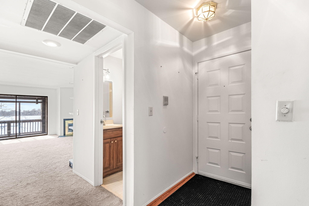 730 Cliffs Drive - Photo 5